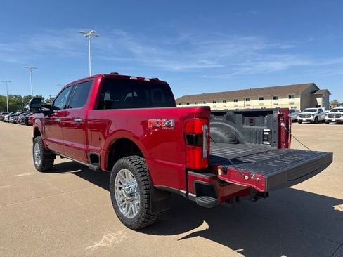 Used 2025 Ford F250 Platinum w/ Platinum Plus Package AWD/4WD image 7
