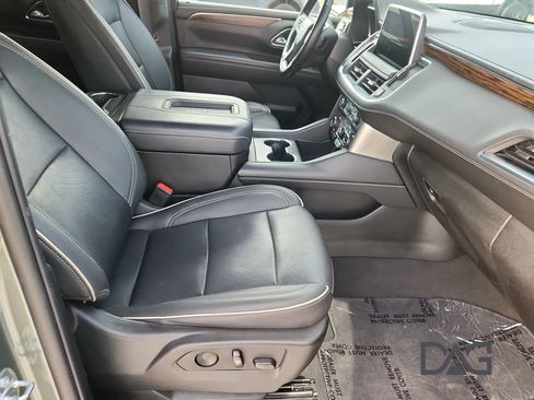 Used 2023 Chevrolet Suburban Premier image 29