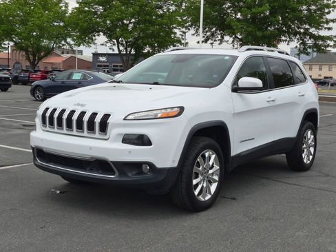 Used 2015 Jeep Cherokee Limited w/ Luxury Group AWD/4WD image 10
