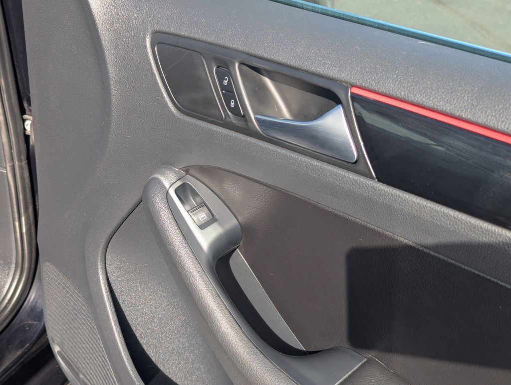 Used 2018 Volkswagen Jetta GLI FWD image 35
