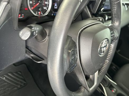 Used 2022 Toyota Corolla Cross LE image 18