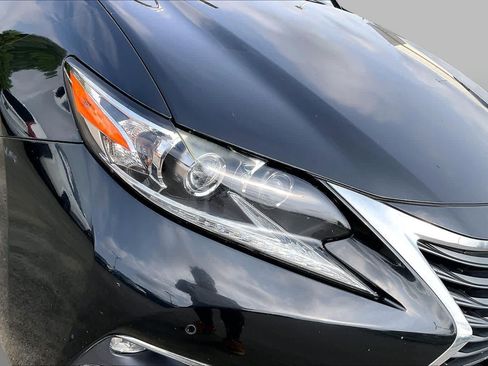 Used 2016 Lexus ES 350 w/ Ultra Luxury Package FWD image 25