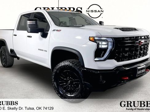 Used 2026 Chevrolet Silverado 2500 ZR2 AWD/4WD image 1