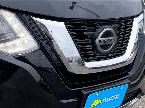 Used 2018 Nissan Rogue SV w/ Premium Package image 31