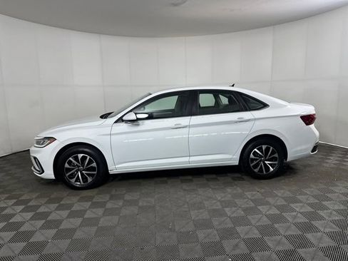 Used 2025 Volkswagen Jetta S image 6