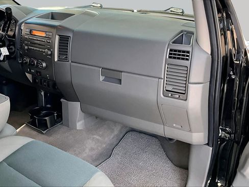 Used 2007 Nissan Titan XE w/ Preferred Pkg AWD/4WD image 18