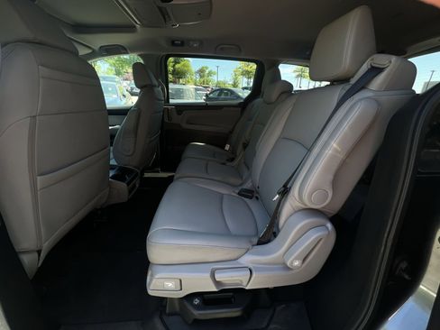 Used 2024 Honda Odyssey Touring image 39