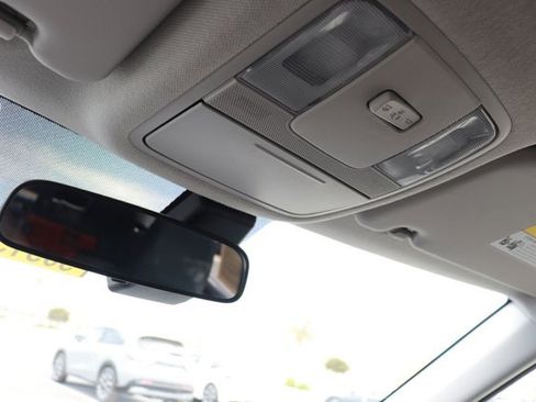 Used 2025 Kia Soul LX w/ LX Technology Package FWD image 25