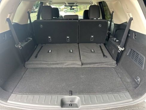 New 2025 Nissan Pathfinder SV w/ Black Appearance Package image 27