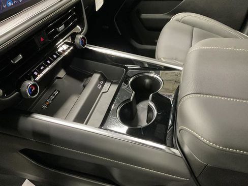 New 2026 Chevrolet Suburban Premier w/ Sun And Tow Package AWD/4WD image 25