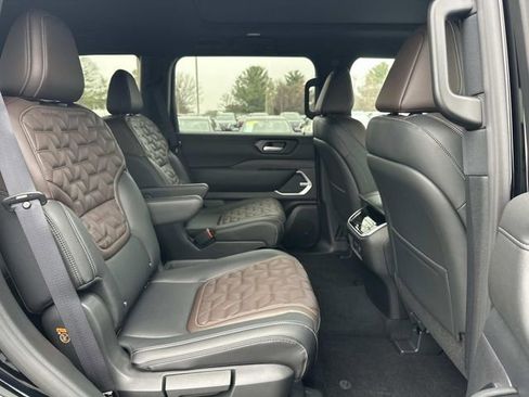 New 2026 Nissan Armada Platinum image 11