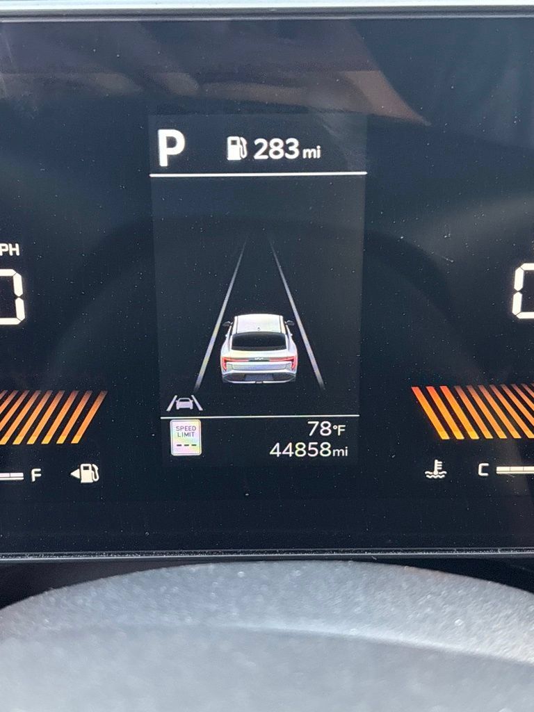 Used 2025 Kia K4 FWD image 9