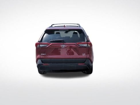 Used 2022 Toyota RAV4 XLE w/ Convenience Package image 6