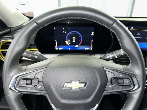 Certified 2024 Chevrolet Trax LT w/ Driver Confidence Package image 5