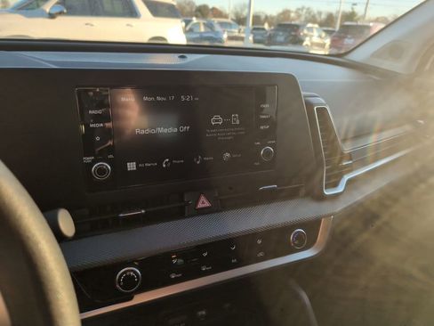 Used 2023 Kia Sportage LX image 20