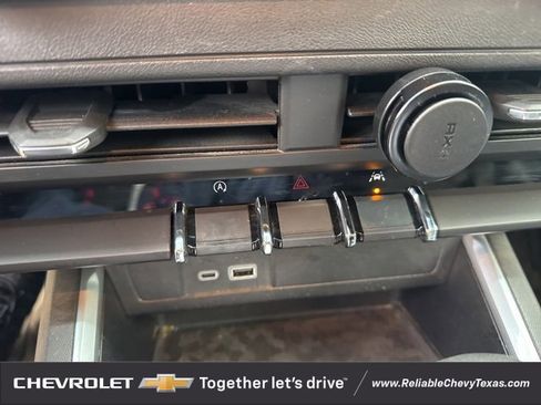 Used 2023 Chevrolet Colorado Trail Boss w/ Technology Package image 33