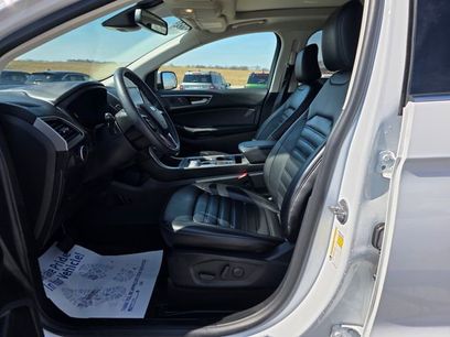 Used 2024 Ford Edge SEL w/ Convenience Package
