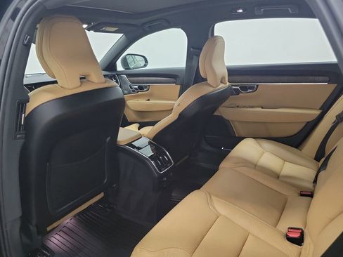 Certified 2023 Volvo S90 B6 Ultimate w/ Lounge Package image 14
