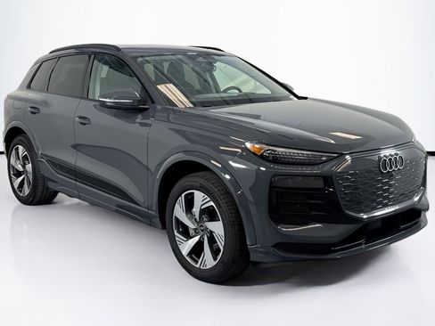 Used 2025 Audi Q6 e-tron Premium Plus image 3