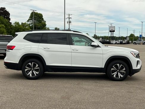 Used 2024 Volkswagen Atlas SE AWD/4WD image 47
