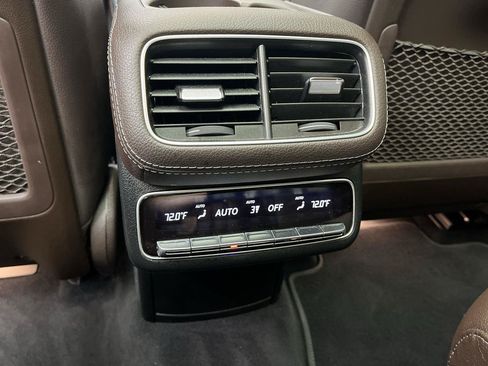 Used 2023 Mercedes-Benz GLS 450 4MATIC image 14