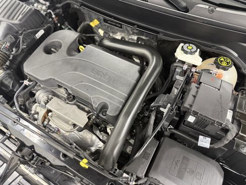 Used 2023 Chevrolet Equinox Premier image 29