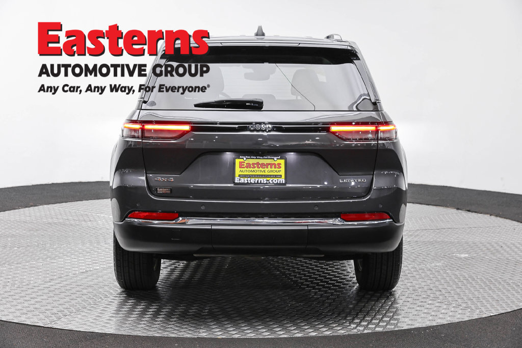 Used 2023 Jeep Grand Cherokee Limited AWD/4WD image 6