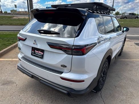 New 2026 Mitsubishi Outlander AWD image 4