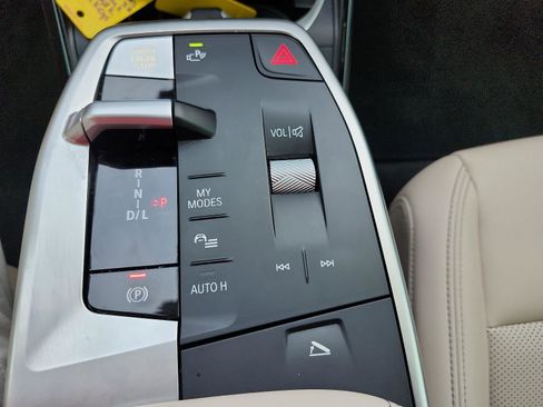 Used 2025 BMW X1 xDrive28i w/ Technology Package image 19