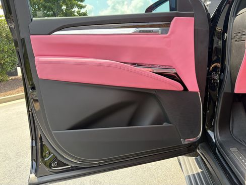 Used 2026 Cadillac Escalade Platinum Sport w/ LPO, Floor Liner Package AWD/4WD image 18