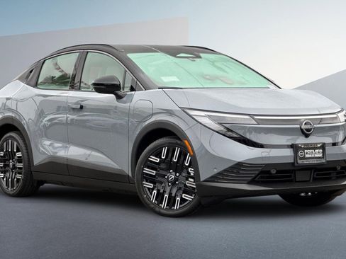 New 2026 Nissan Leaf Platinum+ w/ Cargo Package (Platinum+) image 2