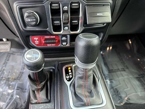 Used 2020 Jeep Gladiator Rubicon image 30