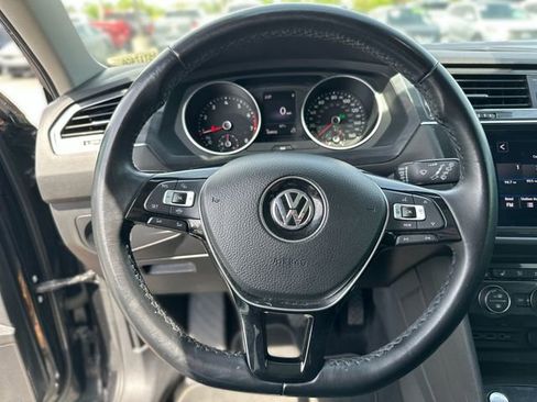 Used 2019 Volkswagen Tiguan SE FWD image 16
