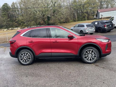 New 2026 Ford Escape SE image 2