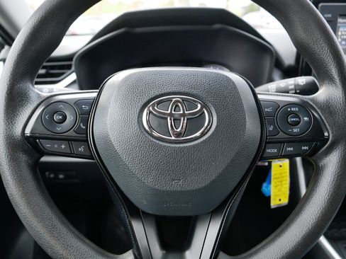 Used 2021 Toyota RAV4 LE image 25