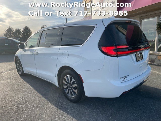 Used 2022 Chrysler Pacifica Touring-L FWD image 5