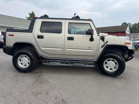 Used 2005 HUMMER H2 SUT w/ Preferred Equipment Group image 8