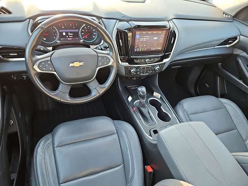 Used 2021 Chevrolet Traverse Premier FWD image 11