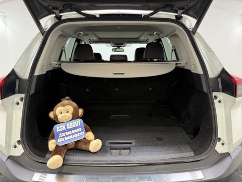 Used 2022 Nissan Rogue SL w/ SL Premium Package image 9