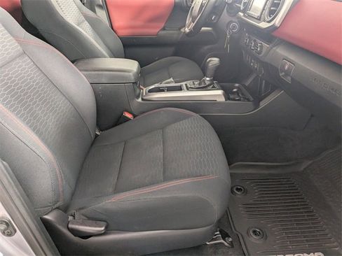 Used 2018 Toyota Tacoma SR5 image 27