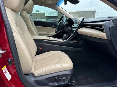 Used 2019 Toyota Avalon XLE w/ Moonroof Package image 20