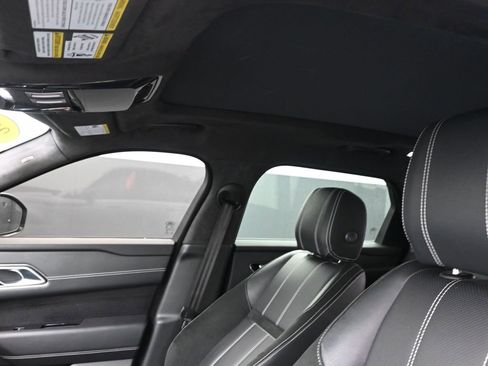 Used 2020 Land Rover Range Rover Velar R-Dynamic S image 11