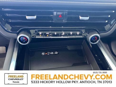 New 2026 Chevrolet Suburban Premier image 32