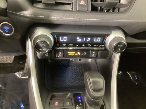 Used 2021 Toyota RAV4 XLE w/ XLE Grade Weather Package AWD/4WD image 25
