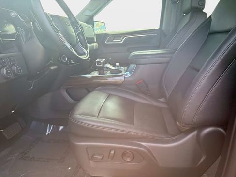 Used 2024 Chevrolet Silverado 1500 LT Trail Boss w/ Convenience Package II AWD/4WD image 17
