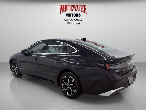 Used 2025 Hyundai Sonata SEL FWD image 2