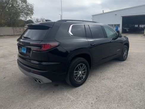 Used 2025 GMC Acadia Elevation image 8