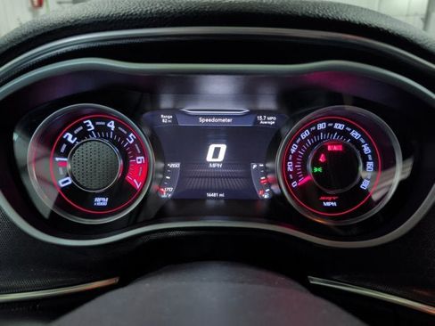 Used 2015 Dodge Challenger SRT w/ Technology Group RWD image 8
