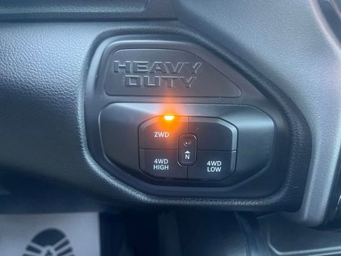 Used 2025 RAM 3500 Laramie w/ Sport Appearance Package AWD/4WD image 34