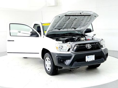 Used 2014 Toyota Tacoma 2WD Regular Cab image 9